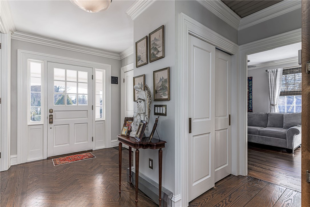 12 Coldbrook Court Cranston, RI 02920 - Photo 6 of 45