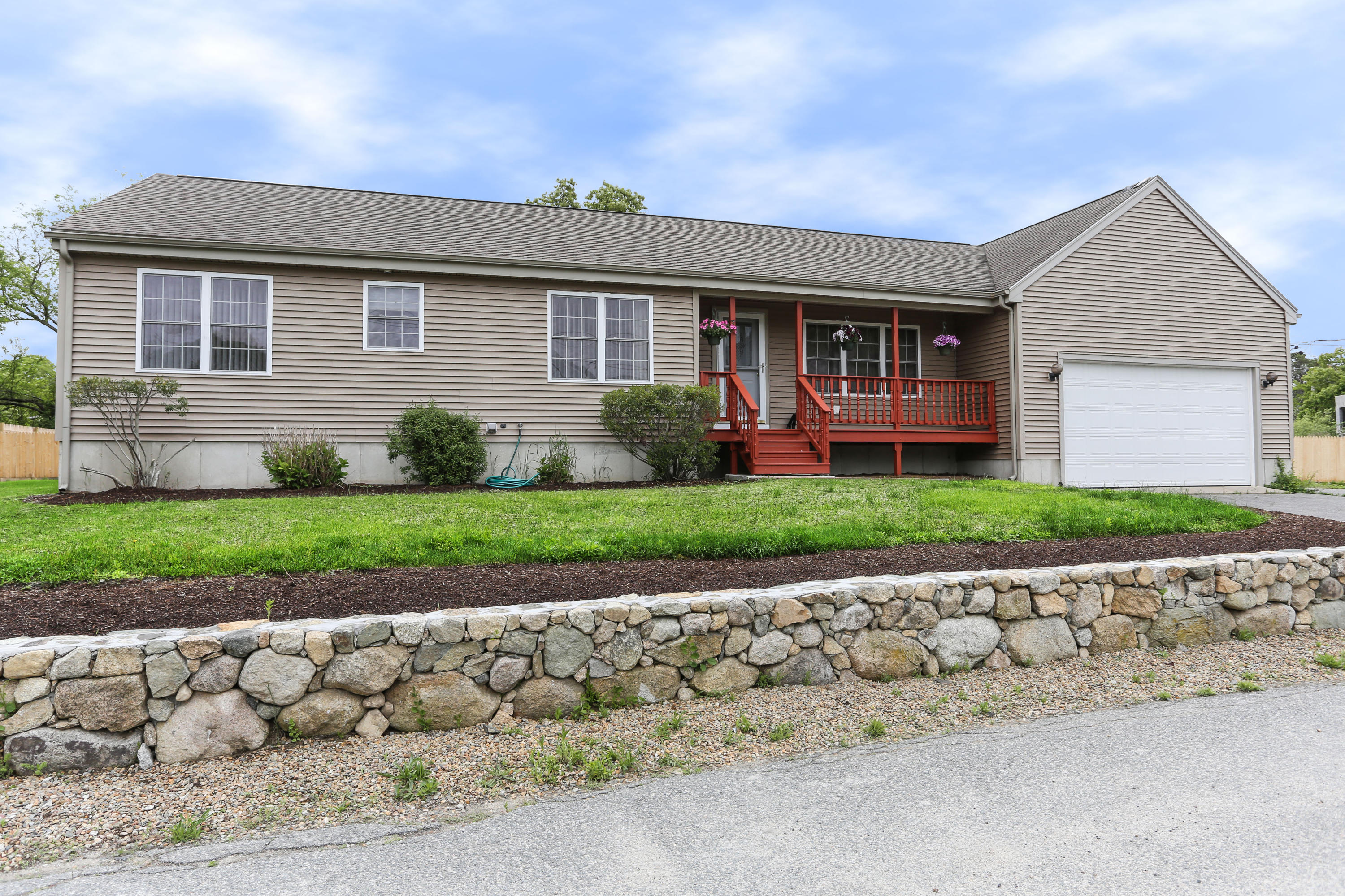 7 Sandy Road Wareham, MA 02571 - Photo 1 of 26 7SanLR-1