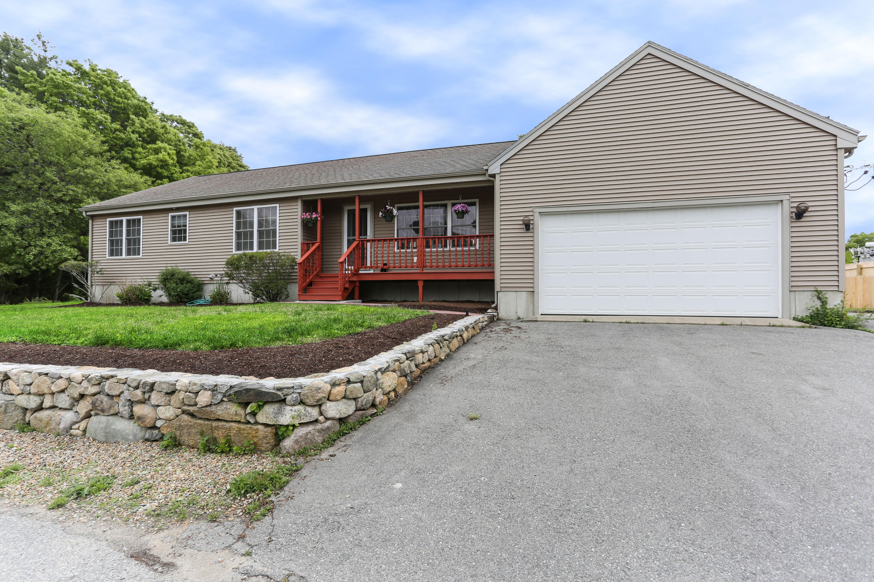 7 Sandy Road Wareham, MA 02571 - Photo 2 of 26 7SanLR-2