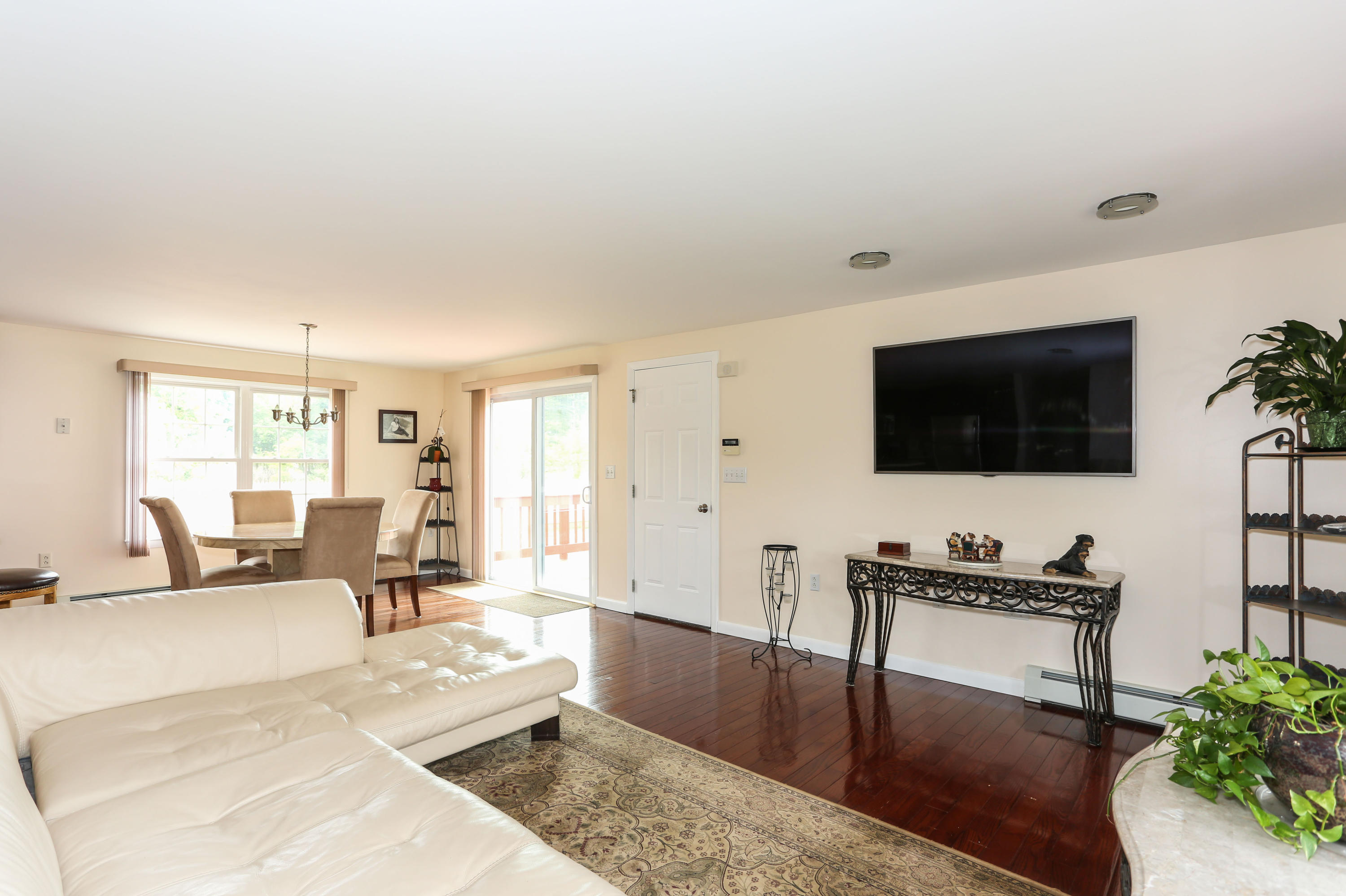 7 Sandy Road Wareham, MA 02571 - Photo 4 of 26 7SanLR-4