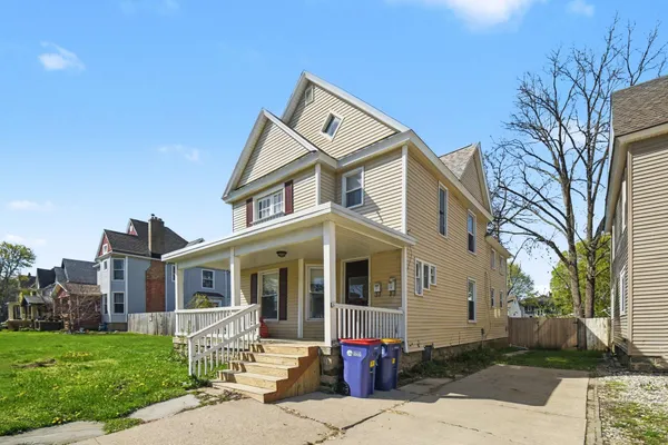 $324,900 | 1043 Bridge Street Northwest, Grand Rapids, MI 49504