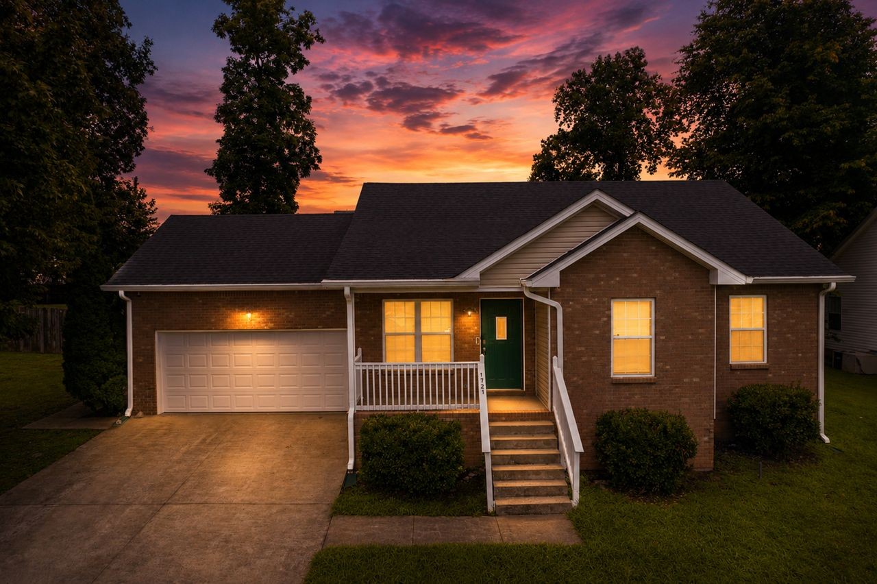 1721 Hazelwood Road Clarksville, TN 37042 - Photo 2 of 25