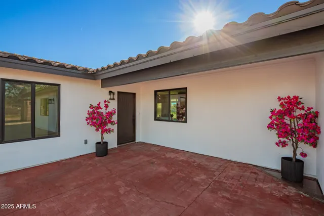 a view of a kitchen and dining room