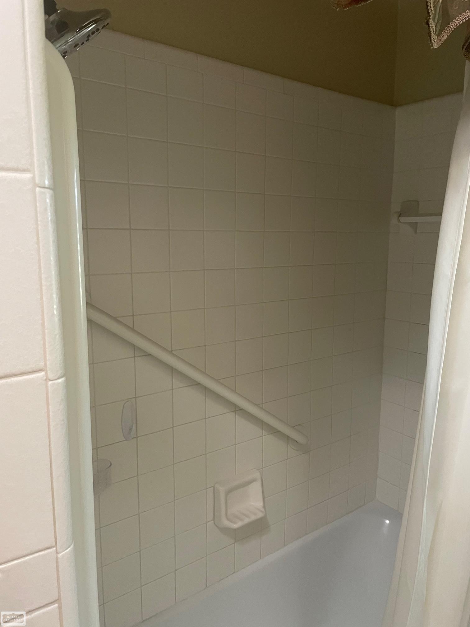 18385 21 Mile Road Macomb, MI 48044 - Photo 41 of 44 50086088-42.JPG