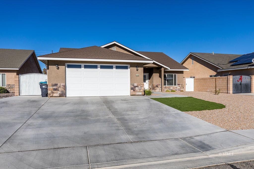 429 Randall Street Ridgecrest, CA 93555 - Photo 5 of 36 Gallery Image 5