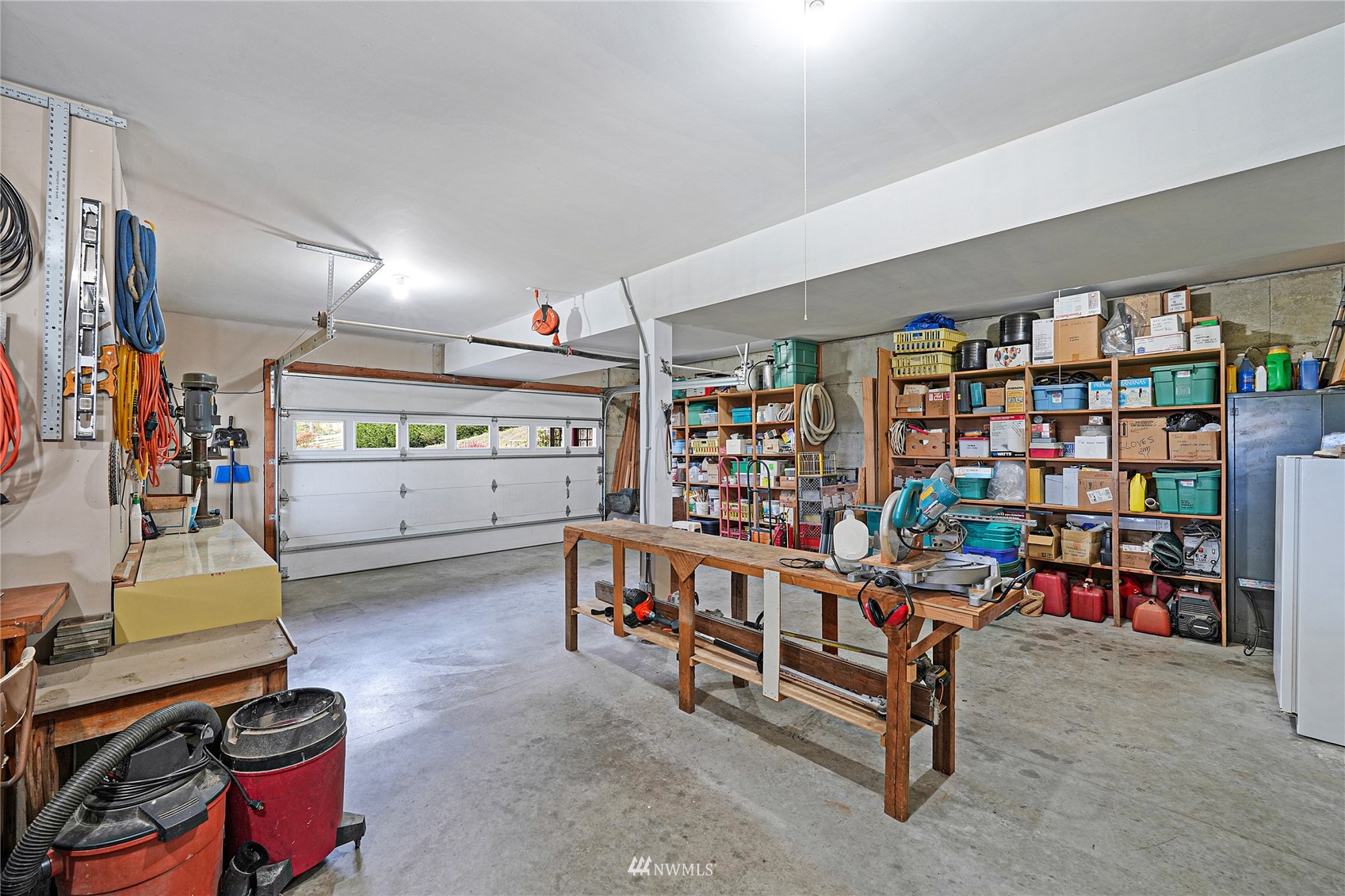 19695 Landing Road Mount Vernon, WA 98273 - Photo 32 of 40 a reading room with furniture and toys
