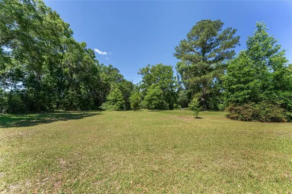 a view of a tennis court