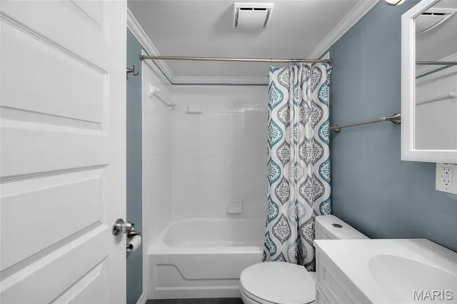 $129,900 | 1406 Durango Lane, Unit 7, Fenton, MO 63026