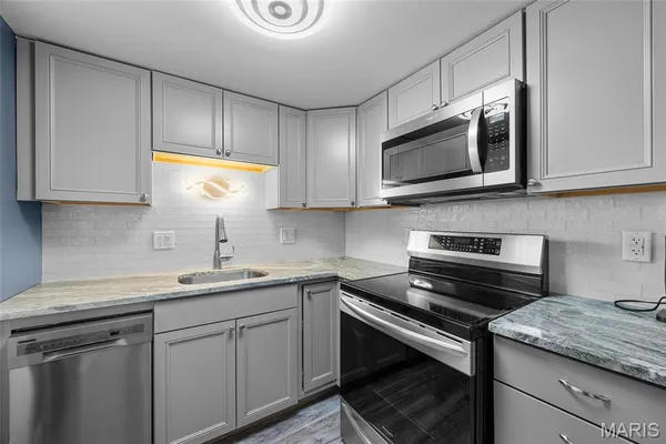 $129,900 | 1406 Durango Lane, Unit 7, Fenton, MO 63026
