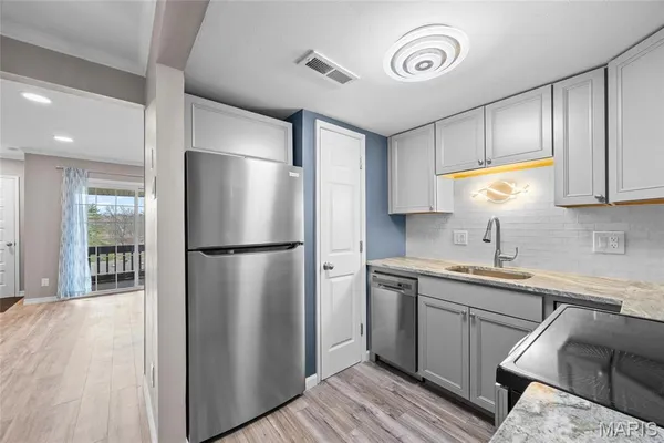 $129,900 | 1406 Durango Lane, Unit 7, Fenton, MO 63026