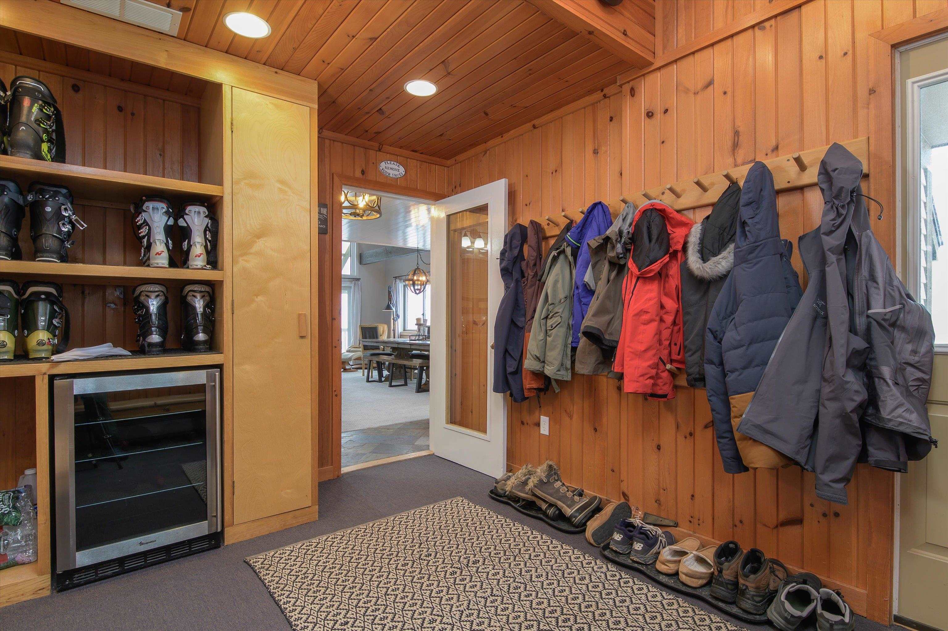 292 Okemo Trailside Extension, Unit 34E Ludlow, VT 05149 - Photo 3 of 46