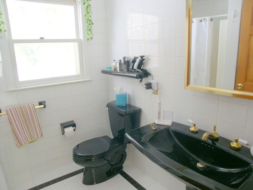 667 Belknap Road Framingham, MA 01701 - Photo 19 of 30 Gallery Image 19