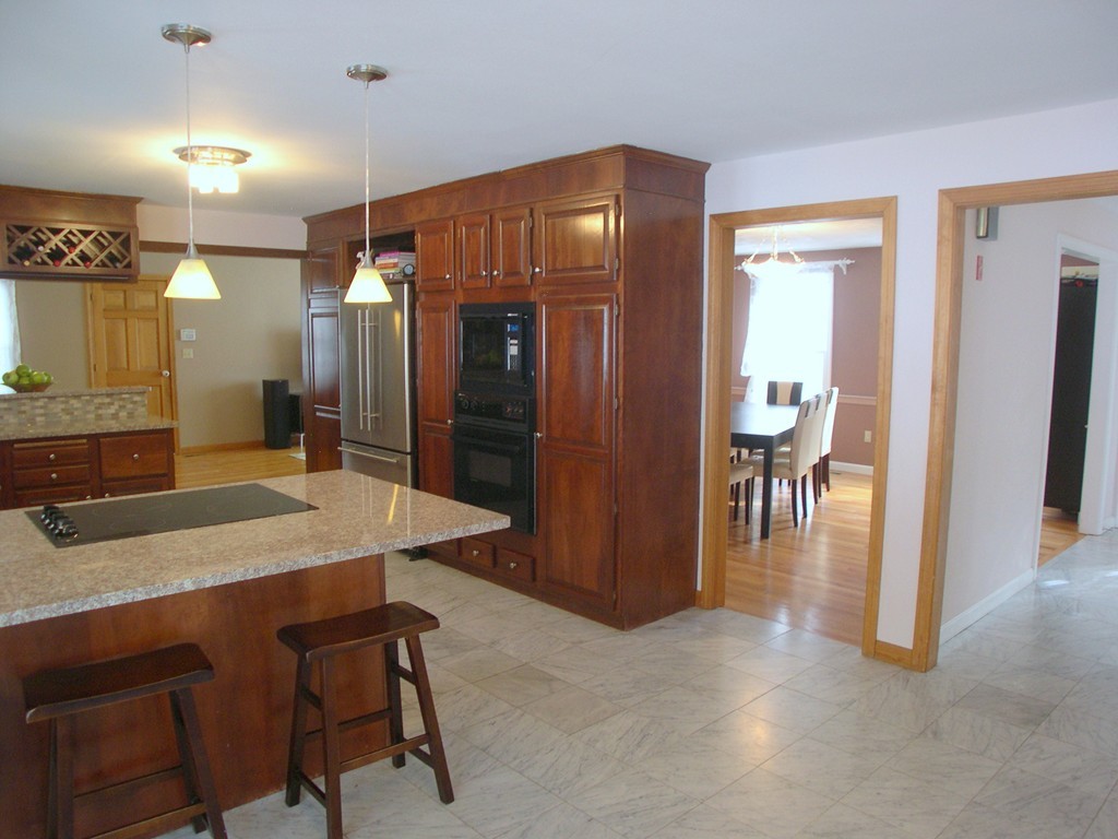 667 Belknap Road Framingham, MA 01701 - Photo 5 of 30 Gallery Image 5