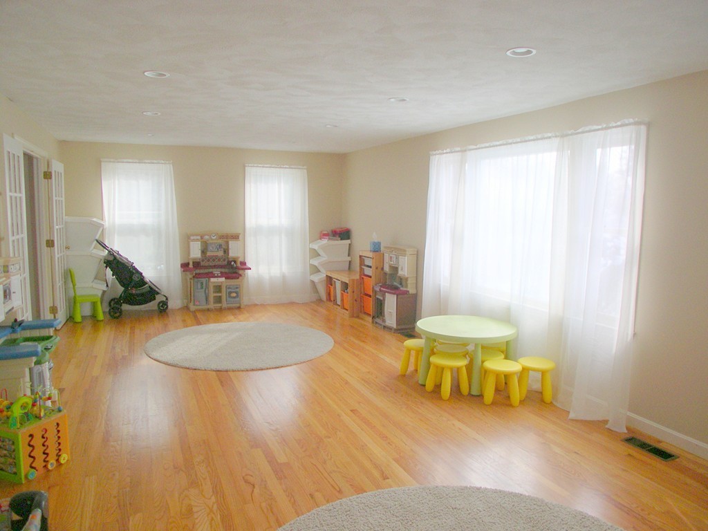 667 Belknap Road Framingham, MA 01701 - Photo 9 of 30 Gallery Image 9