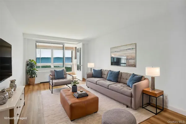 $299,000 | 4705 Henry Hudson Parkway West, Unit 15C | Riverdale