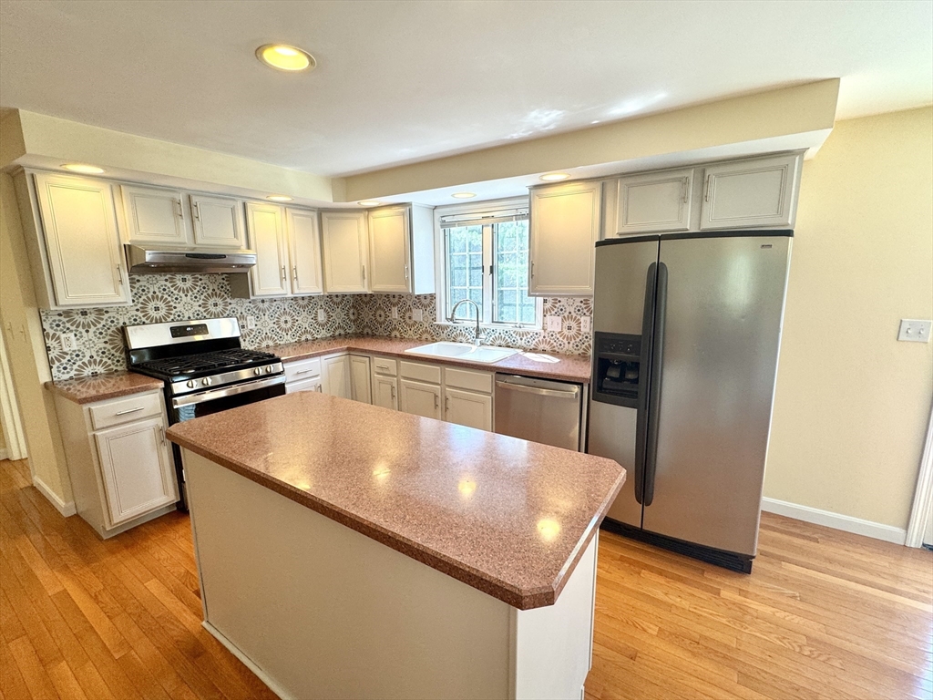 322 Lowell Street Lexington, MA 02420 - Photo 5 of 12