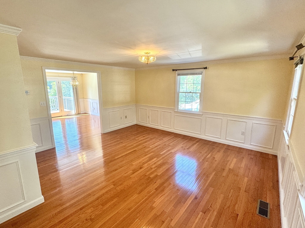 322 Lowell Street Lexington, MA 02420 - Photo 7 of 12