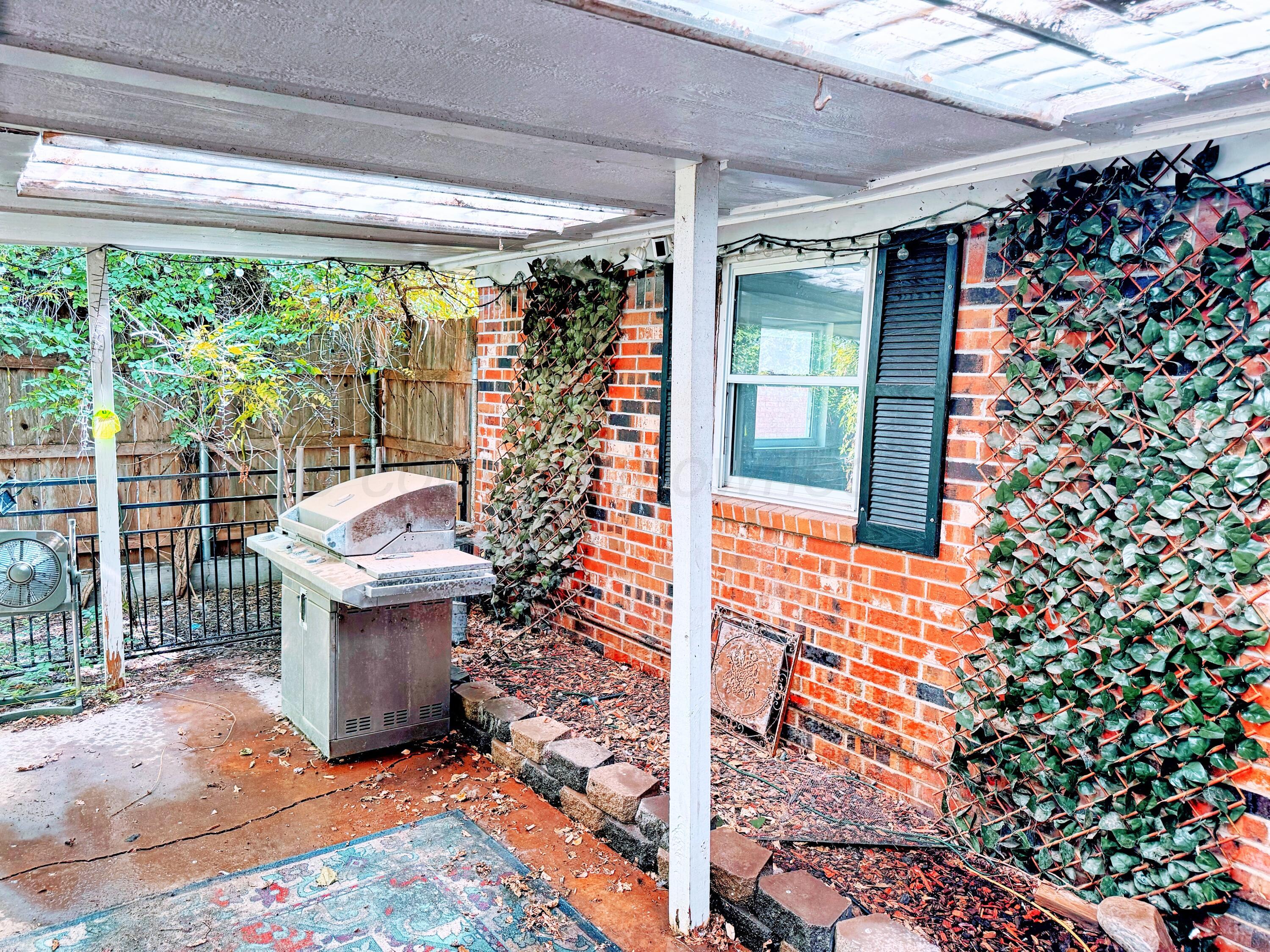 901 Michigan Street Perryton, TX 79070 - Photo 18 of 19 901 Michigan patio