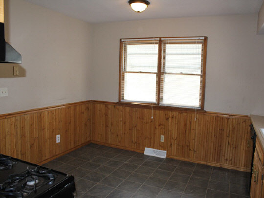 1837 Brownfield Road Rockford, IL 61108 - Photo 7 of 10 Gallery Image 7