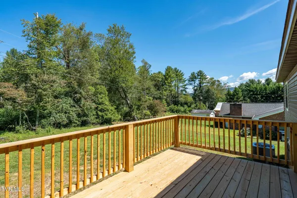 $329,999 | 300 Cedar Street, Mountain City, TN 37683