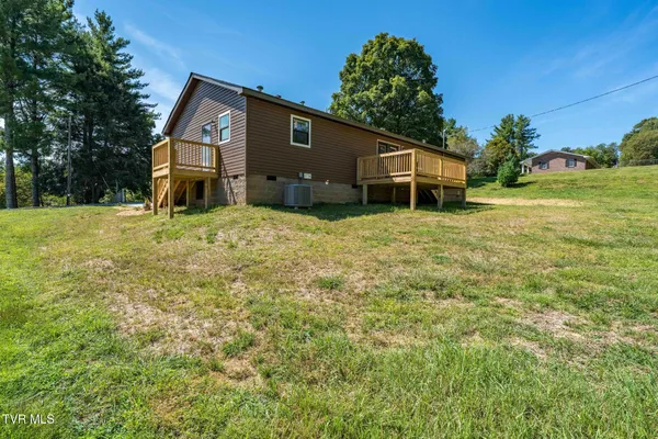 $329,999 | 300 Cedar Street, Mountain City, TN 37683