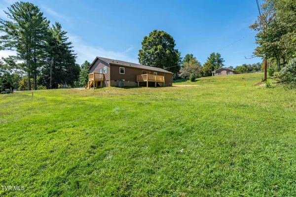 $329,999 | 300 Cedar Street, Mountain City, TN 37683