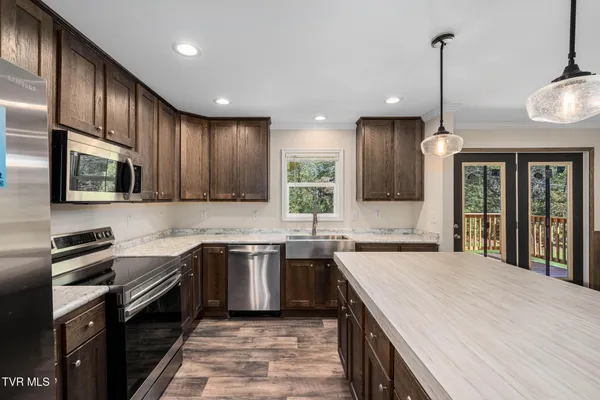 $329,999 | 300 Cedar Street, Mountain City, TN 37683