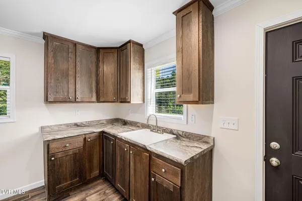 $329,999 | 300 Cedar Street, Mountain City, TN 37683