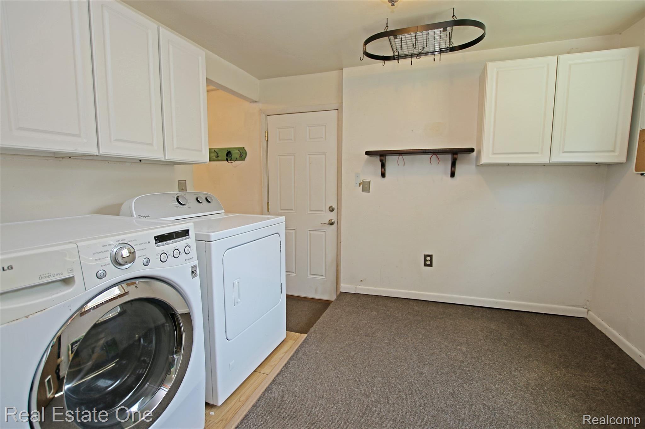 4321 Howe Road Grand Blanc, MI 48439 - Photo 18 of 40 20) Laundry Room.jpg