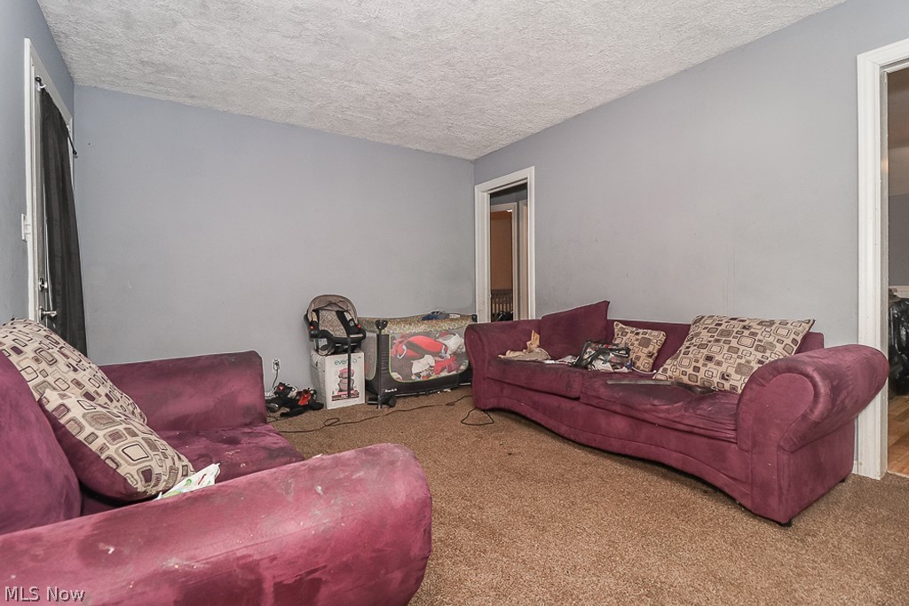 4326 Redding Road Cleveland, OH 44109 - Photo 6 of 33