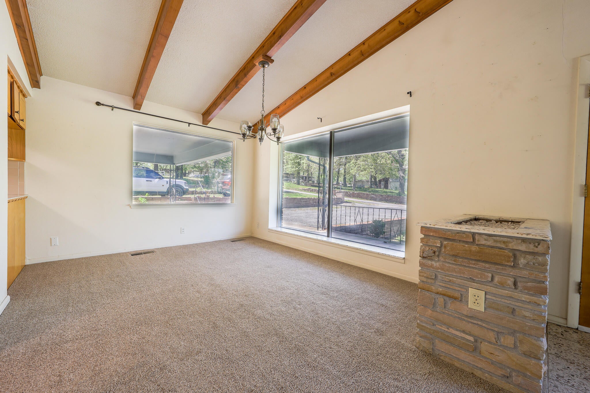 63259 East 256 Road Grove, OK 74344 - Photo 11 of 23 Dining/Sitting Area