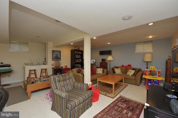 8987 Shadowlake Way Springfield, VA 22153 - Photo 9 of 27 rec room