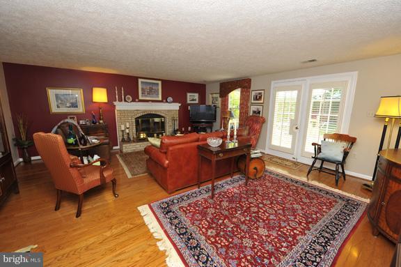 8987 Shadowlake Way Springfield, VA 22153 - Photo 10 of 27 Family Room
