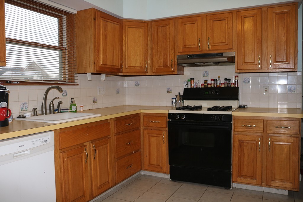 3 Hardwick Road Natick, MA 01760 - Photo 2 of 8 Gallery Image 2