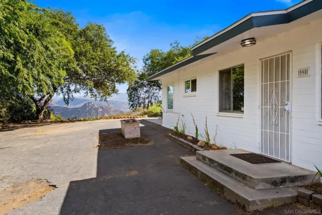 $640,000 | 990 Old Mountain View Road, El Cajon, CA 92021