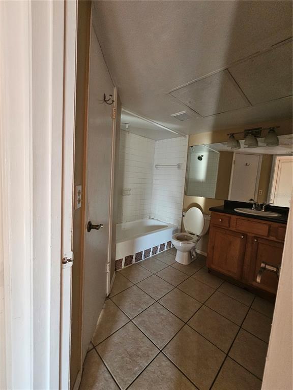 415 Lakepointe Drive, Unit 204 Altamonte Springs, FL 32701 - Photo 8 of 9