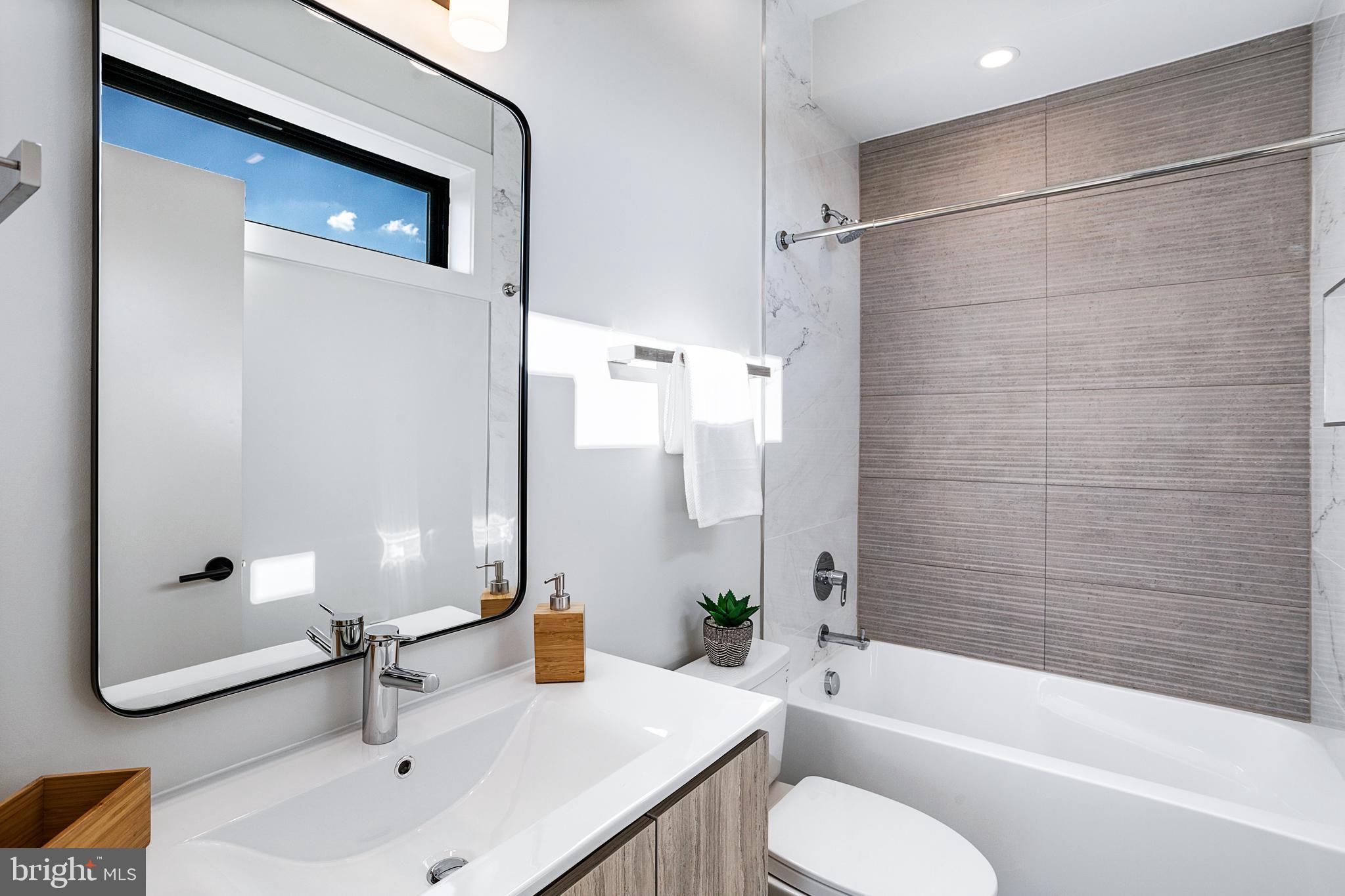 3933 14th Street Northwest, Unit PH8 Washington, DC 20011 - Photo 21 of 35