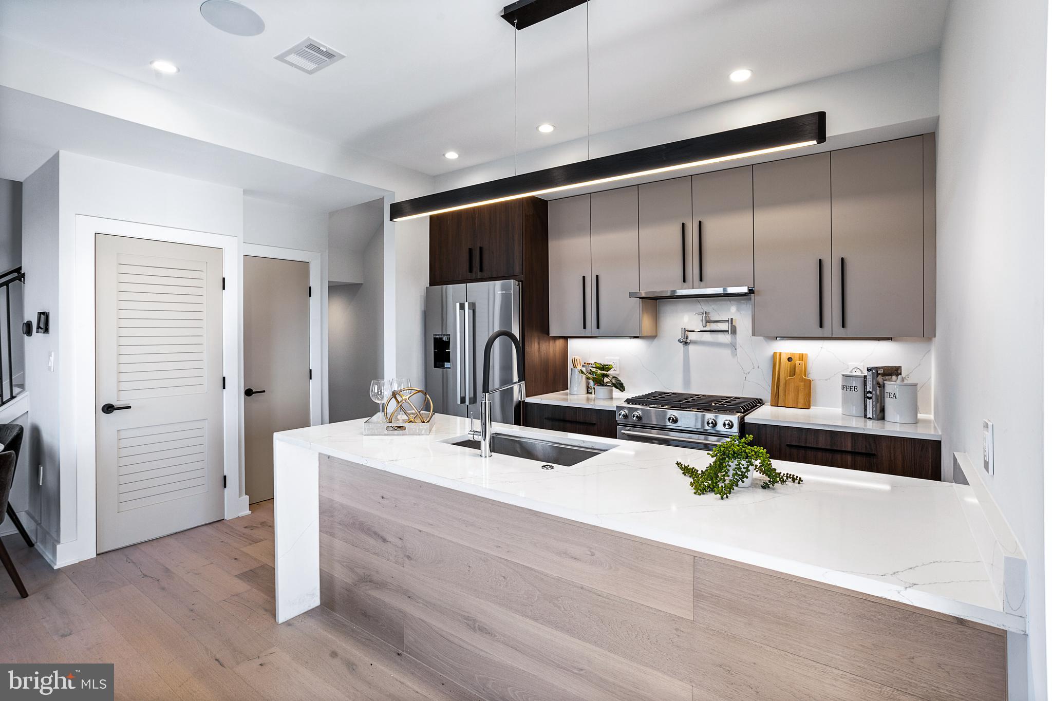 3933 14th Street Northwest, Unit PH8 Washington, DC 20011 - Photo 7 of 35