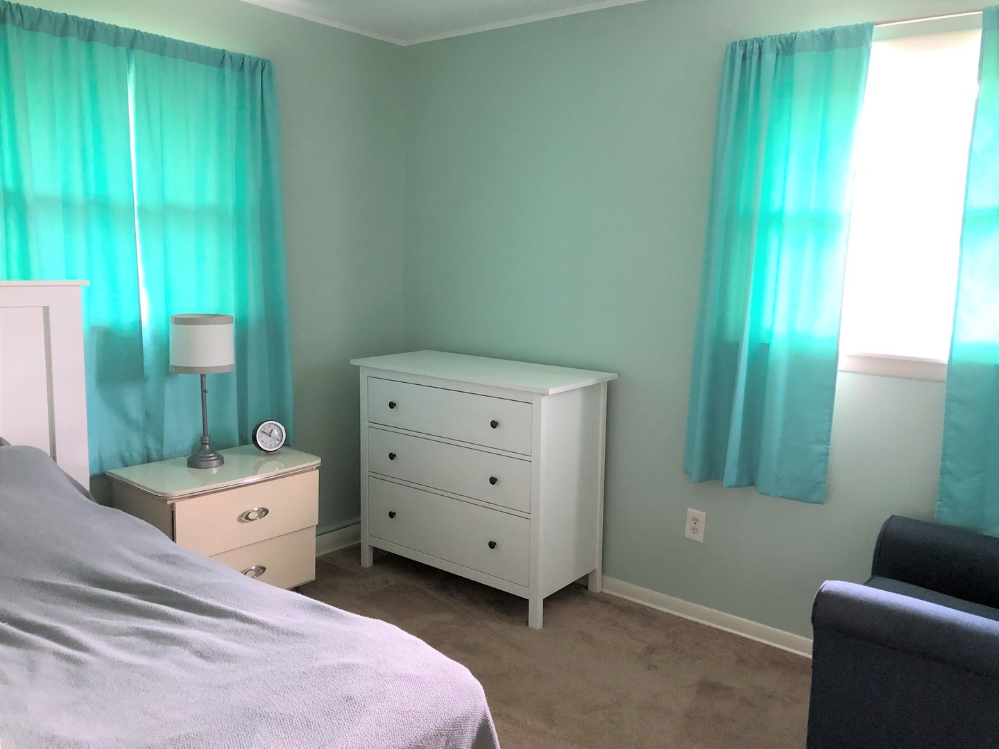 2004 Old Elm Road Lindenhurst, IL 60046 - Photo 11 of 19 a room with a bed and a window
