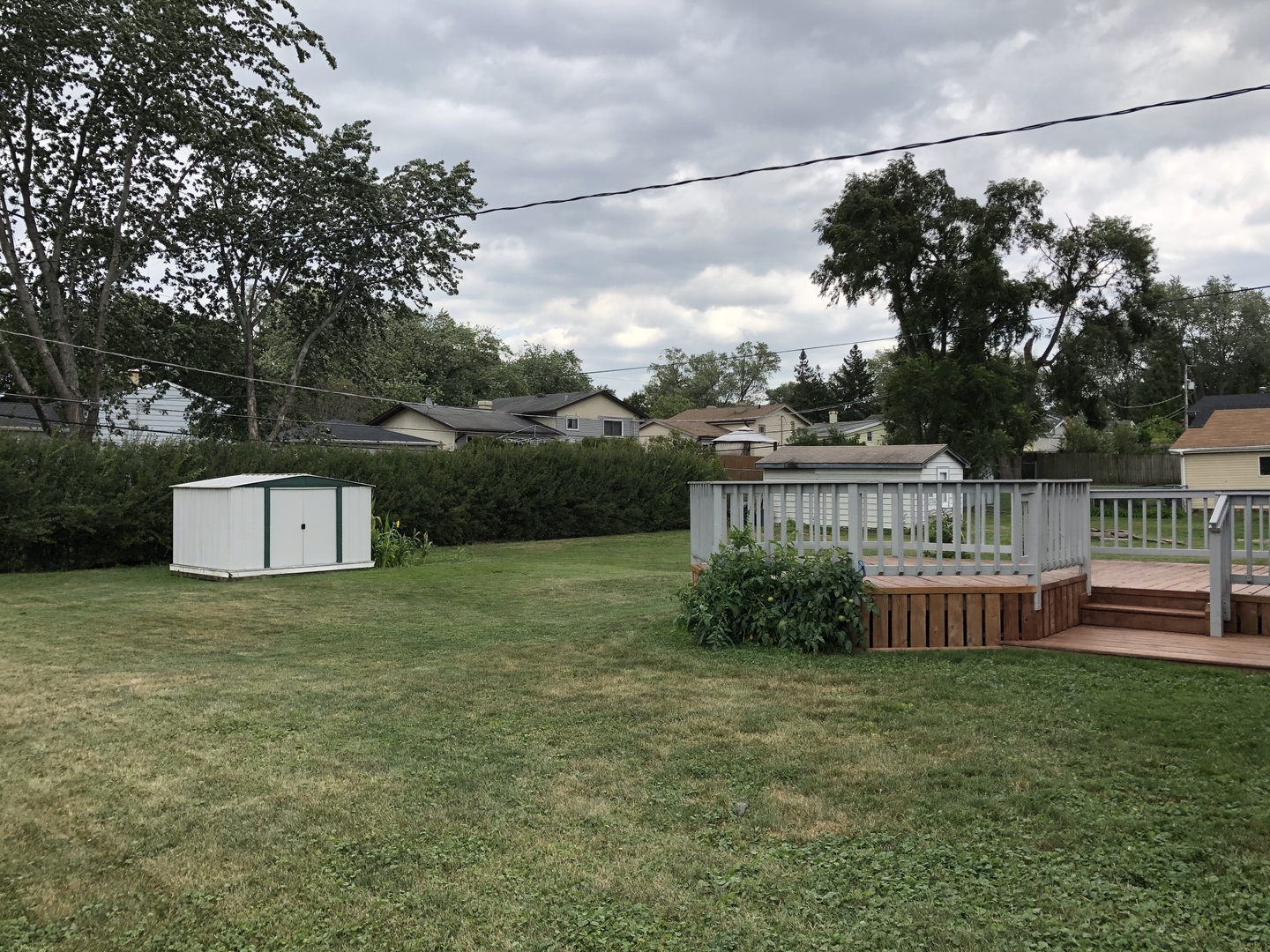 2004 Old Elm Road Lindenhurst, IL 60046 - Photo 18 of 19 a view of a garden