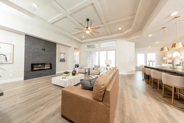 $681,848 | 19219 Seabiscuit Stable Trail, Tomball, TX 77377