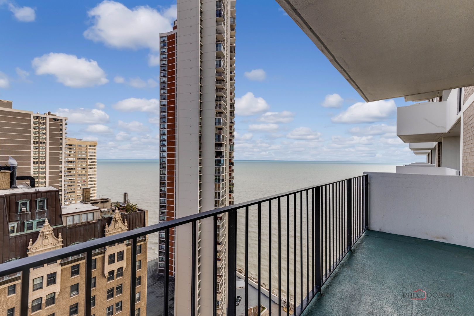 6033 North Sheridan Road, Unit 20K Chicago, IL 60660 - Photo 13 of 25 a view of city from balcony