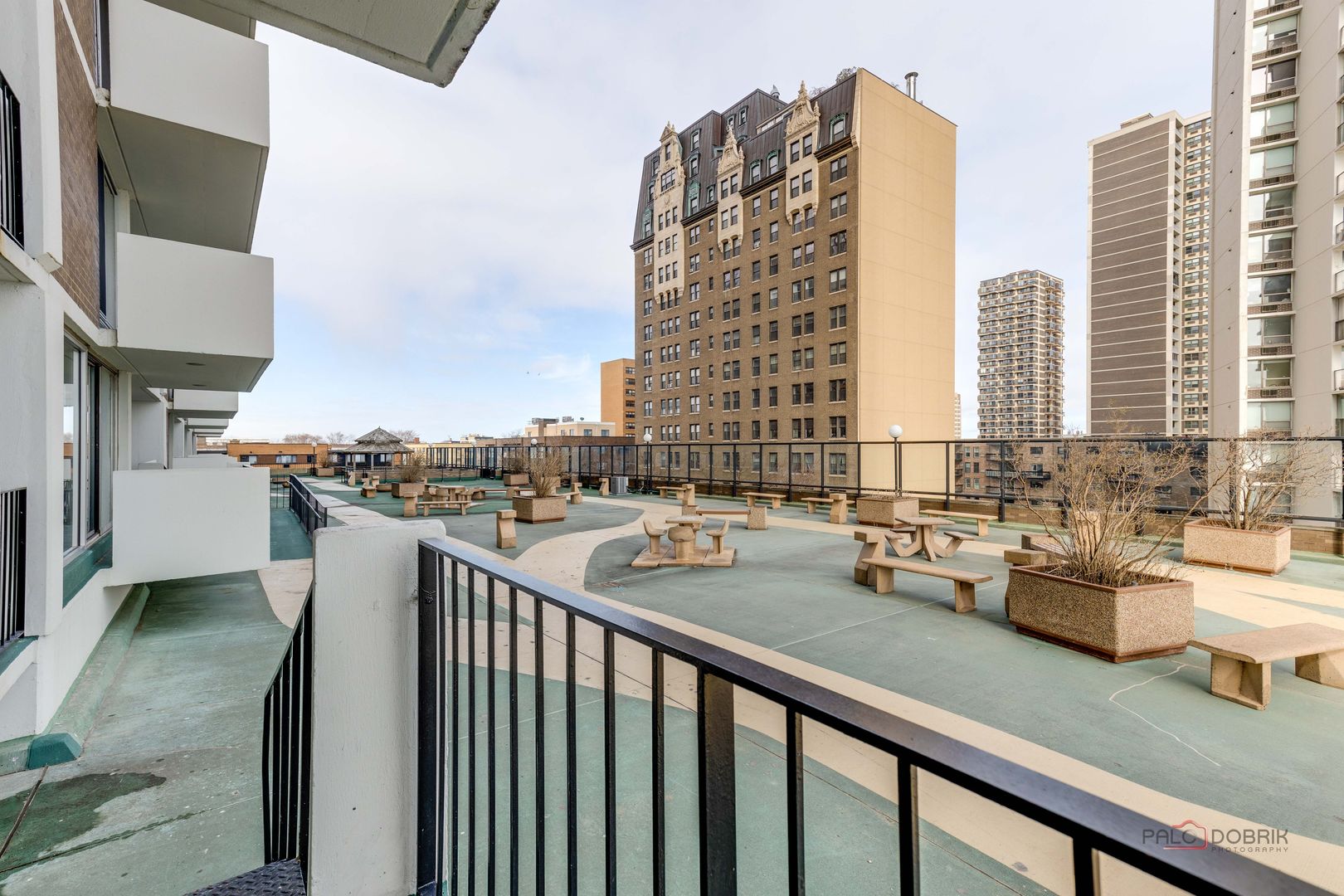 6033 North Sheridan Road, Unit 20K Chicago, IL 60660 - Photo 20 of 25 a view of balcony with outdoor seating