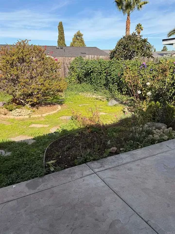 $3,650 | 8490 Flanders Drive, Mira Mesa, CA 92126