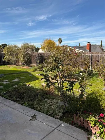 $3,650 | 8490 Flanders Drive, Mira Mesa, CA 92126