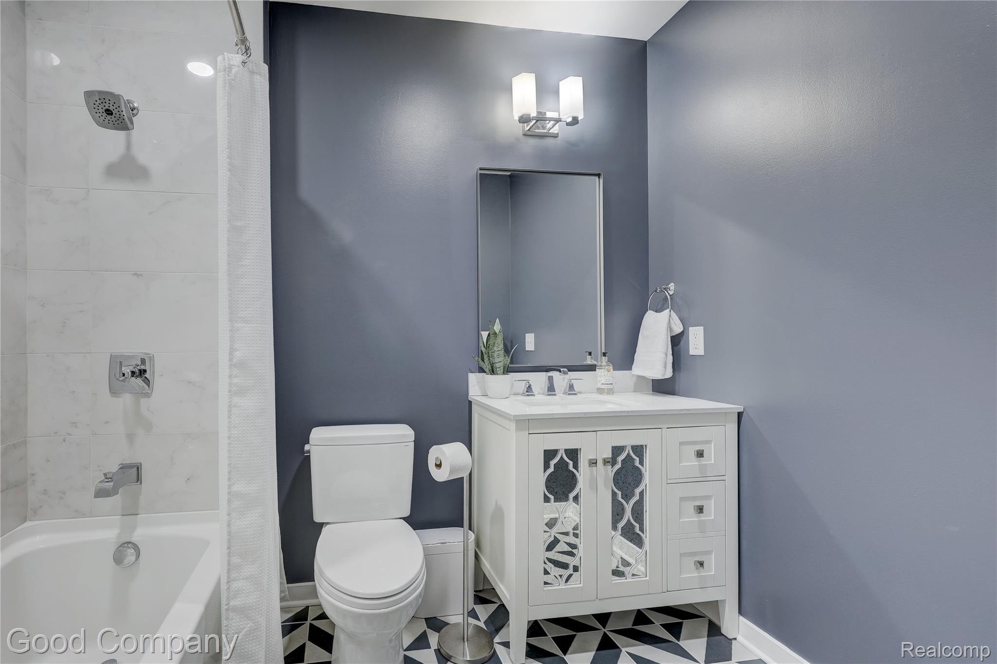 100 West Fifth Street, Unit 604 Royal Oak, MI 48067 - Photo 42 of 57 100 W. 5th St. #604-43.jpg