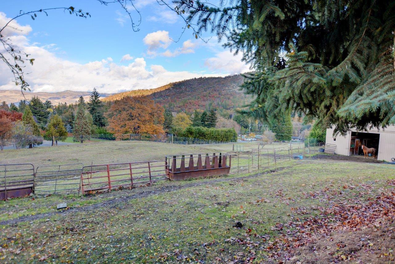8684 Wagner Creek Road Talent, OR 97540 - Photo 23 of 78 DSC_6297_8_9