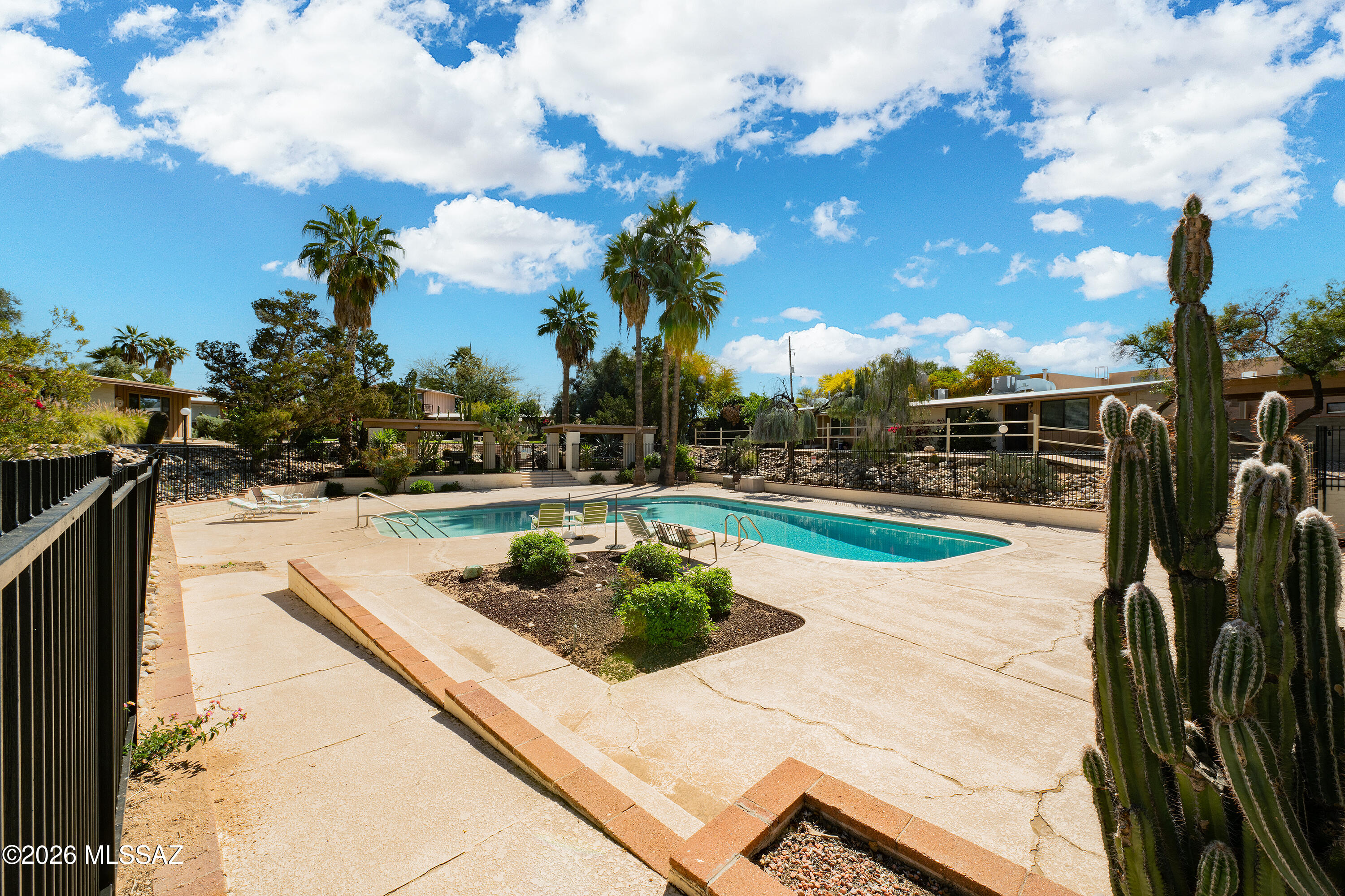 5901 North Oracle Road, Unit 28 Tucson, AZ 85704 - Photo 8 of 30 5901 Oracle 28 (7)