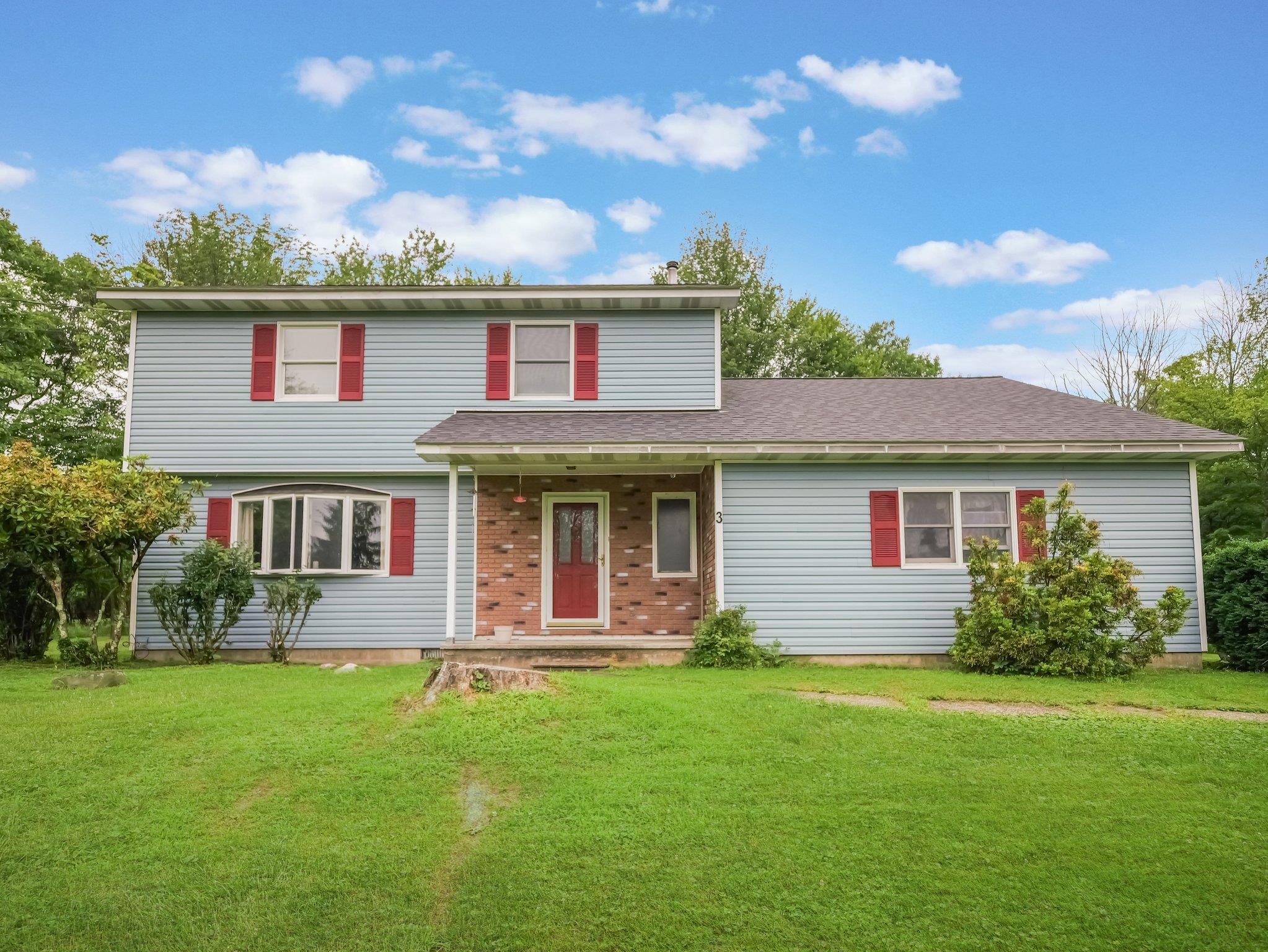 3 Kohler Road Middletown, NY 10940 - Photo 1 of 1 Traditional-style home with a front lawn