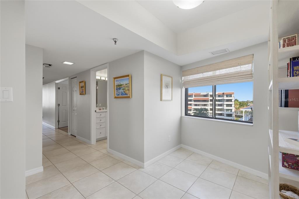 1425 Gulf Of Mexico Drive, Unit 408 Longboat Key, FL 34228 - Photo 7 of 45